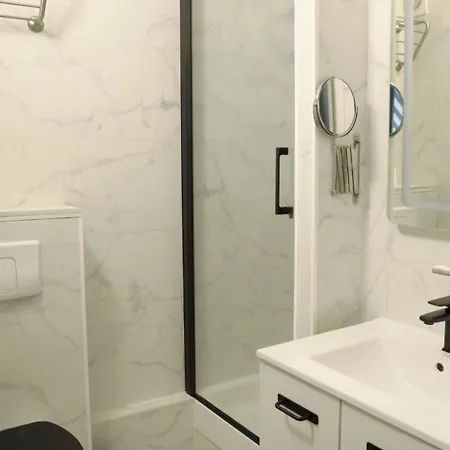 Arc De Triomphe & Trocadero Square - Cityapartmentstay * Parigi